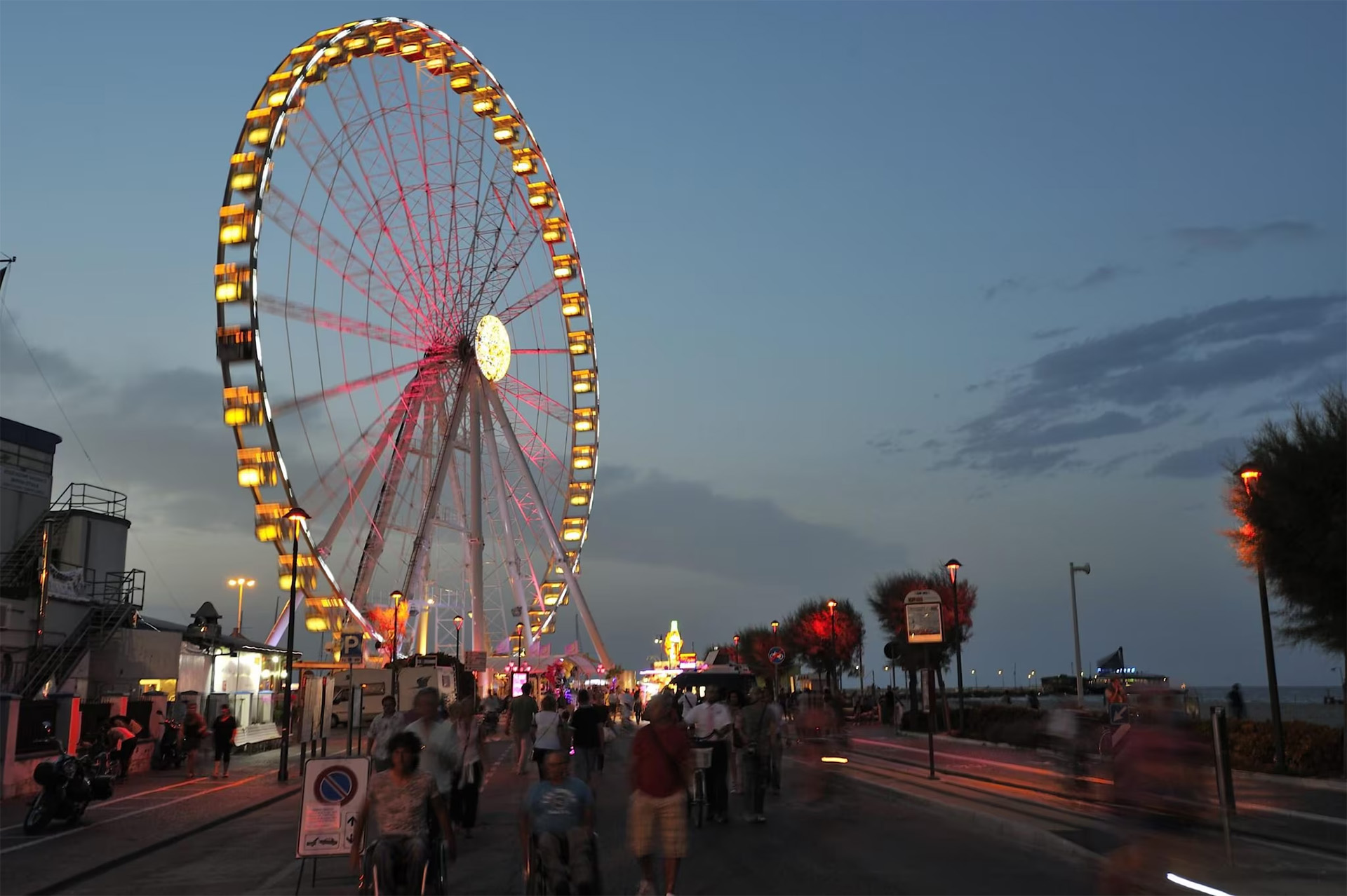 A Fiumicino inaugurata la ruota panoramica